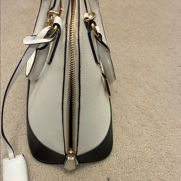 Samantha Thavasa Lady Azel 2 Way Bag👝 - Picture 6 of 8